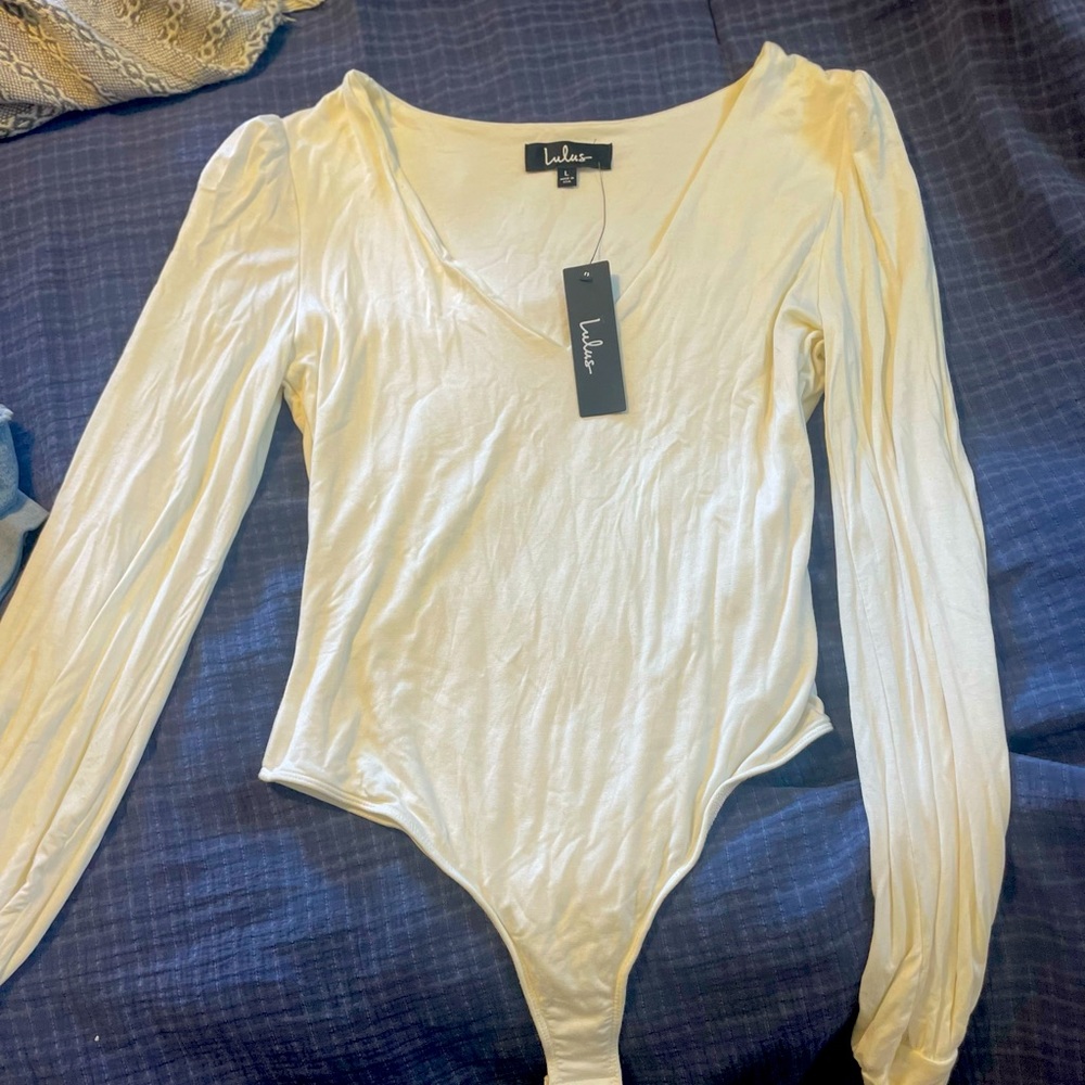Lulus white bodysuit never worn
